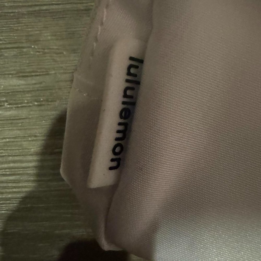 Lululemon Everywhere Belt Bag WHITE BRAND NEW Purse Crossbody 1L - Picture 4 of 5